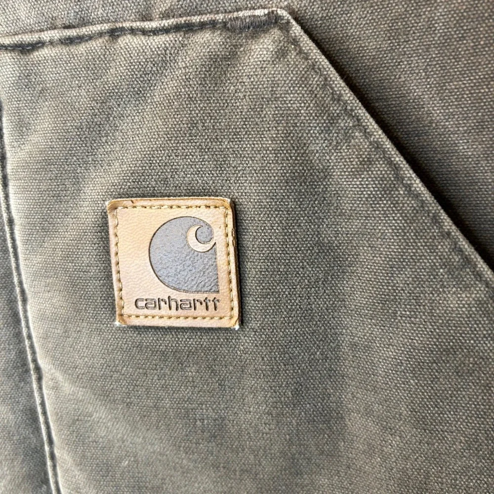 Carhartt measures 25